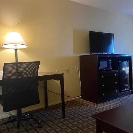 Super 8 By Wyndham Lebanon Hotel Екстериор снимка