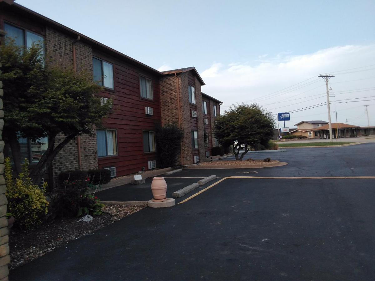 Super 8 By Wyndham Lebanon Hotel Екстериор снимка