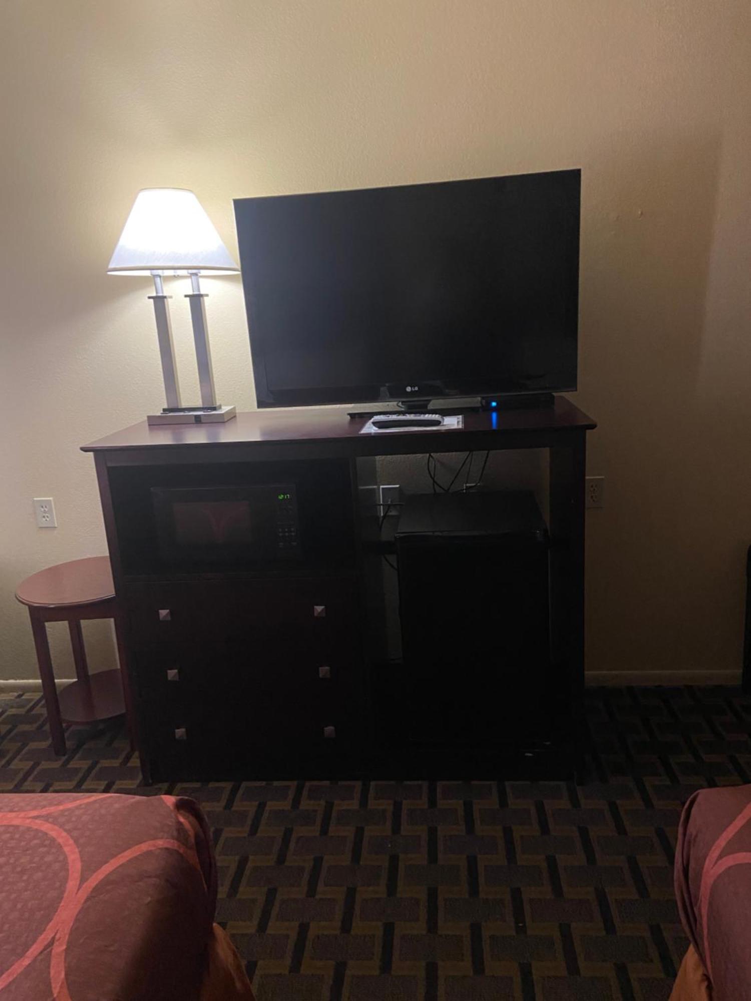 Super 8 By Wyndham Lebanon Hotel Екстериор снимка