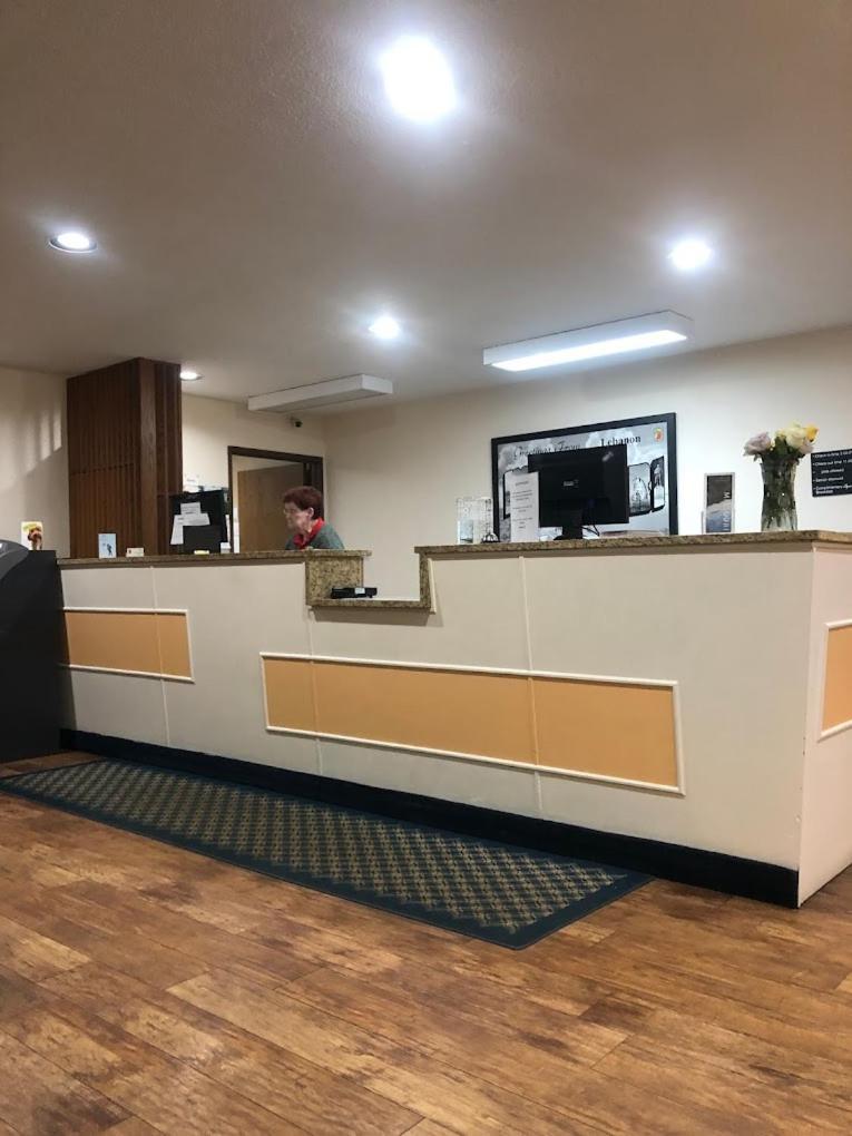 Super 8 By Wyndham Lebanon Hotel Екстериор снимка
