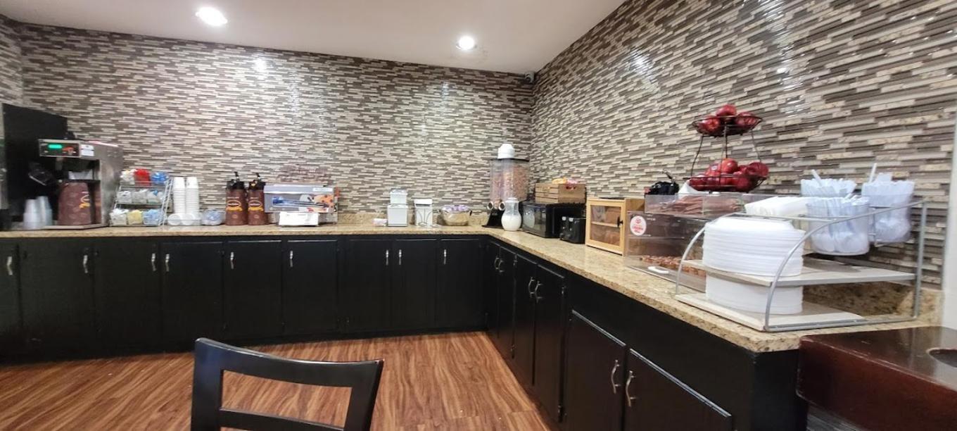 Super 8 By Wyndham Lebanon Hotel Екстериор снимка